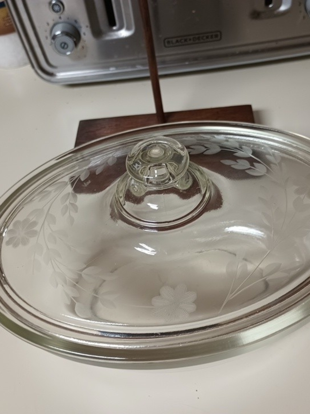 Anchor Hocking Clear Glass Serving Casserole with Etched Floral Lid
